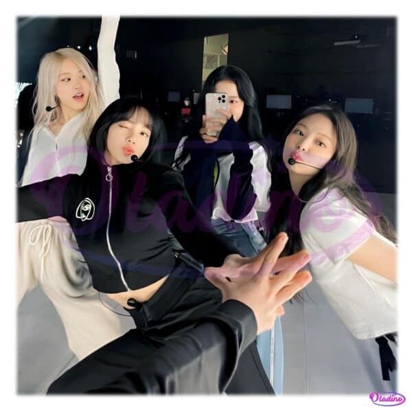 Blackpink The Show Group Pose Tour Inspired Kpop Concert PNG